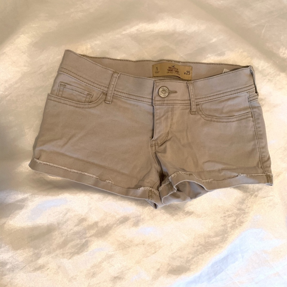 Hollister khaki shorts